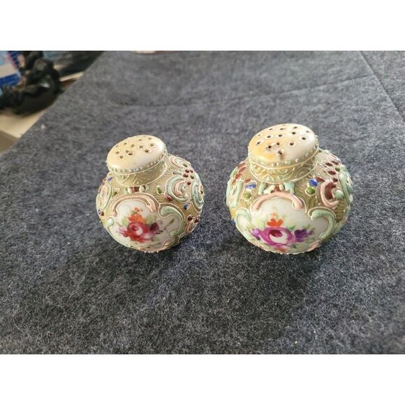Vintage MCM 1950's Nippon Moriage Salt and Pepper Shaker - Picture 3 of 5
